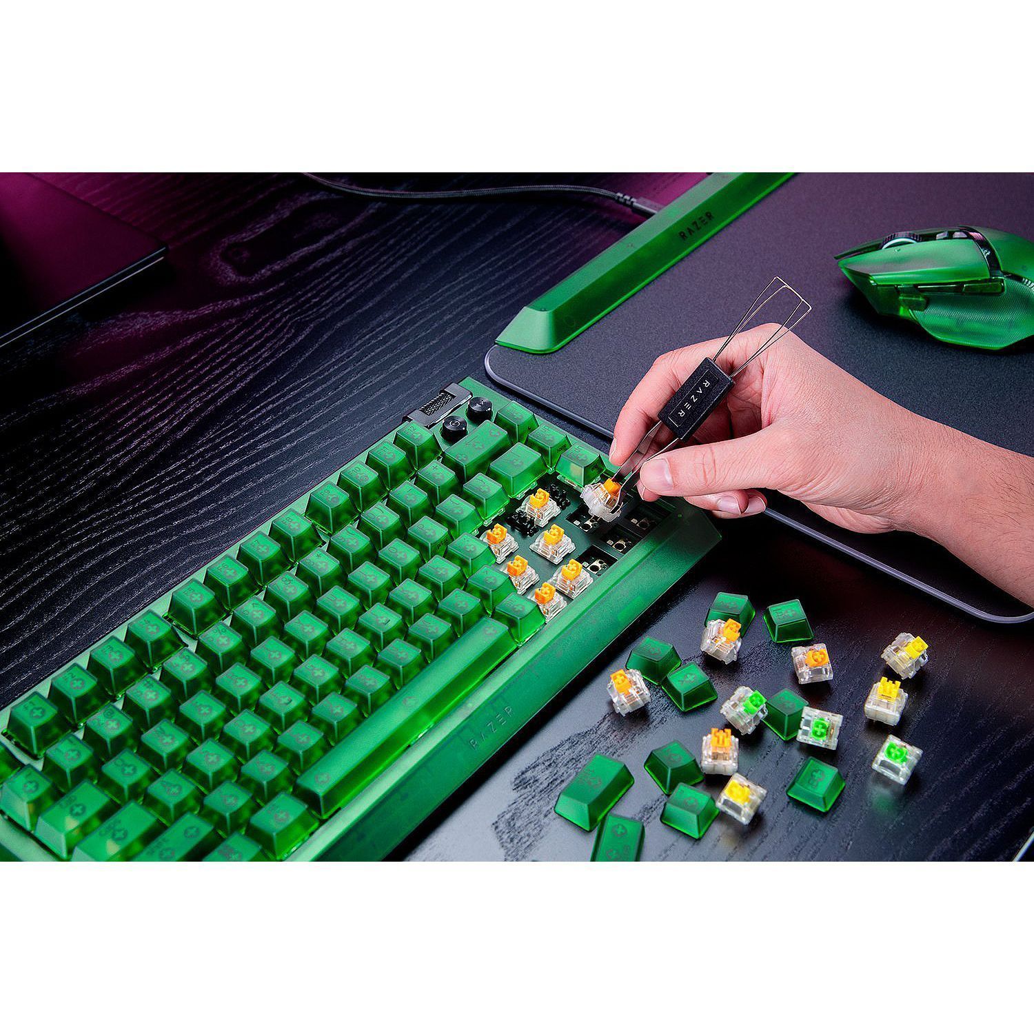 Игровая клавиатура Razer BlackWidow V4 75% - Phantom Green Ed. - US Layout Razer RZ03-05003300-R3M1